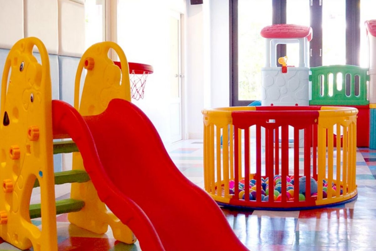 Apsara Beachfront Resort Khao Lak - Kid’s Room & Playground